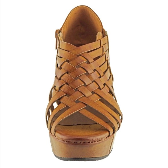 Vegan Leather Criss Cross Sandals - Picture 3 of 9